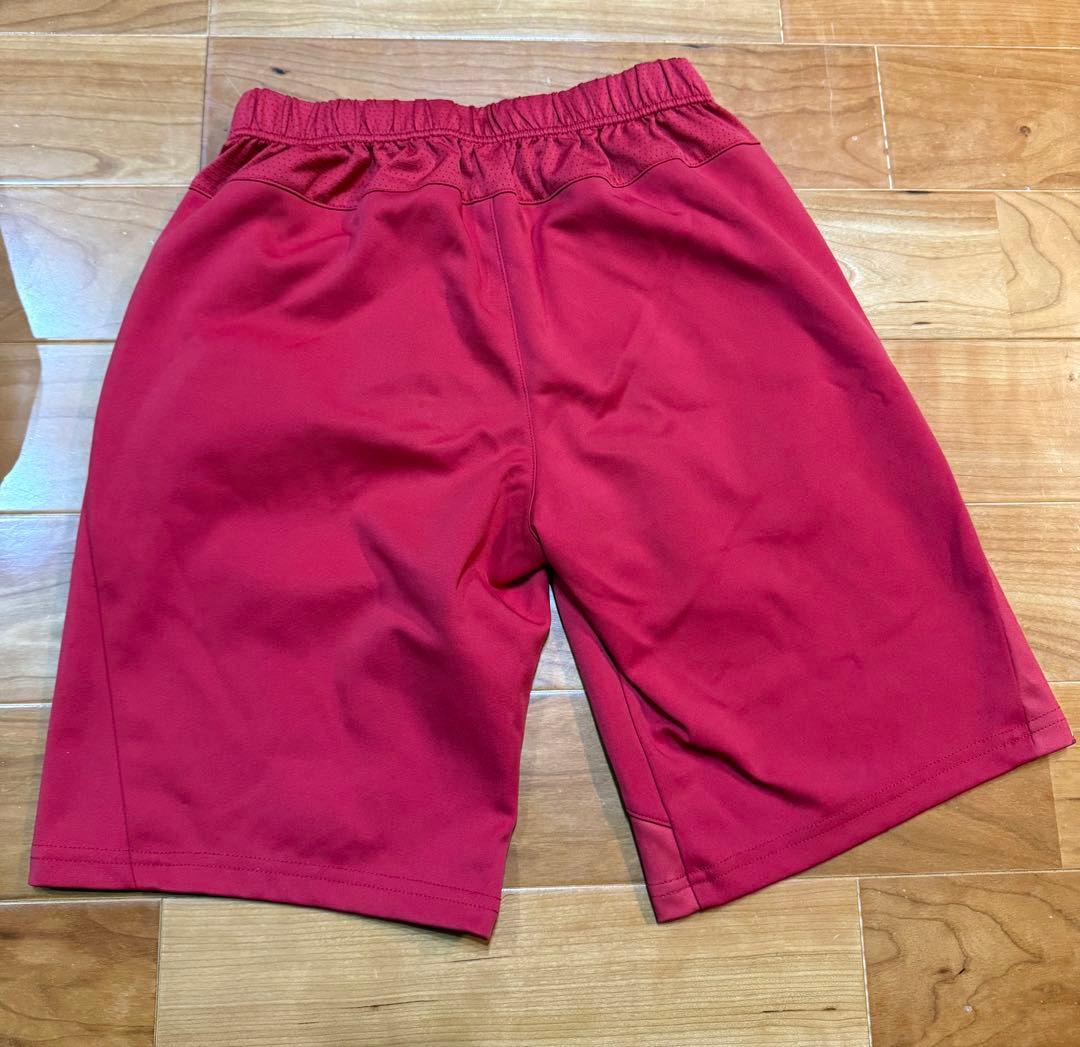 新品同様　YONEX バドミントンパンツ M レッド