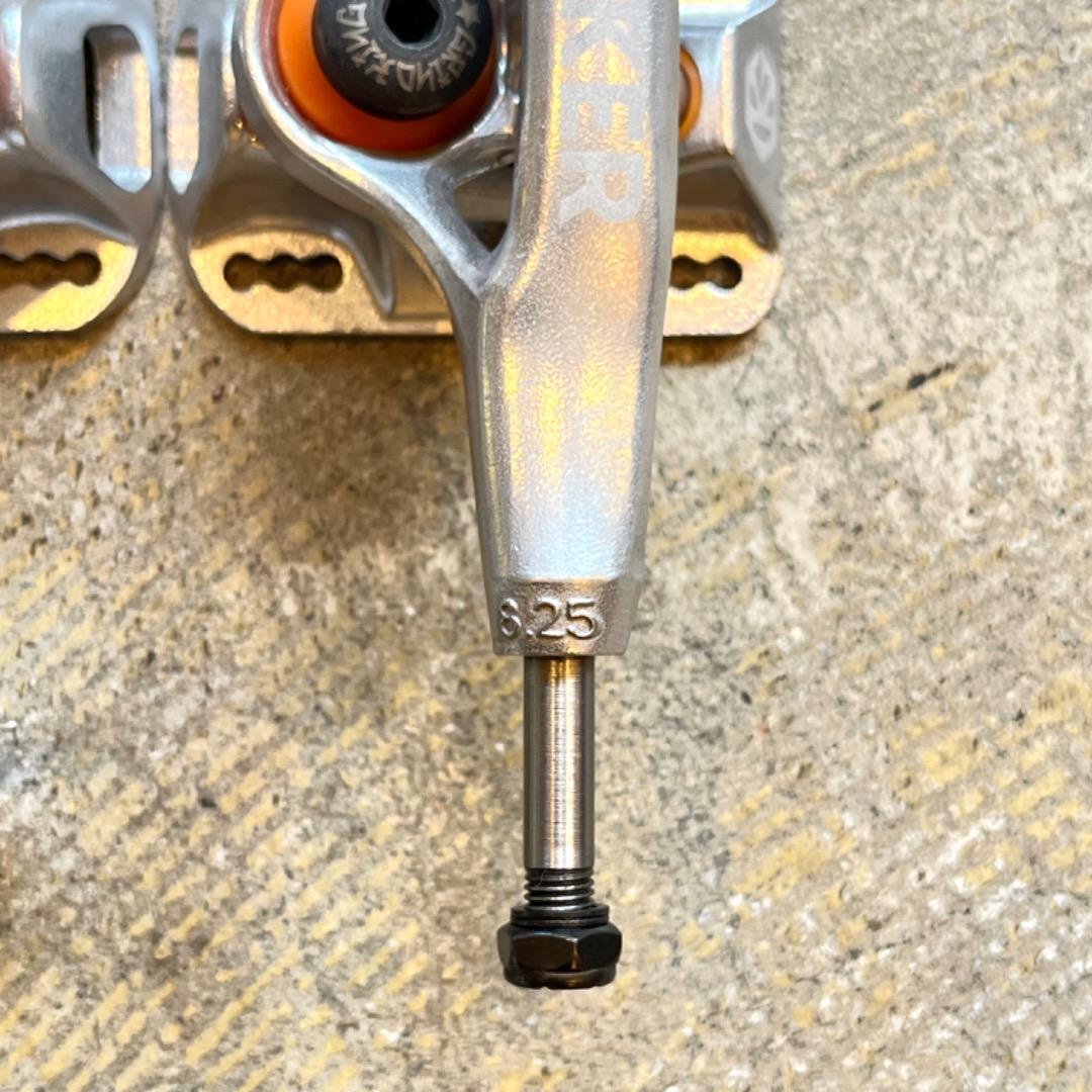 新品 GRIND KING TRUCK LOCKER 8.25サイズ トラック