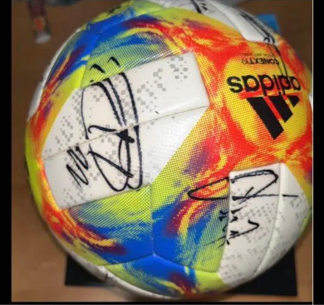 サッカーサインボール イニエスタ、ビジャ、ポドルスキその他ヴィッセル神戸メンバー