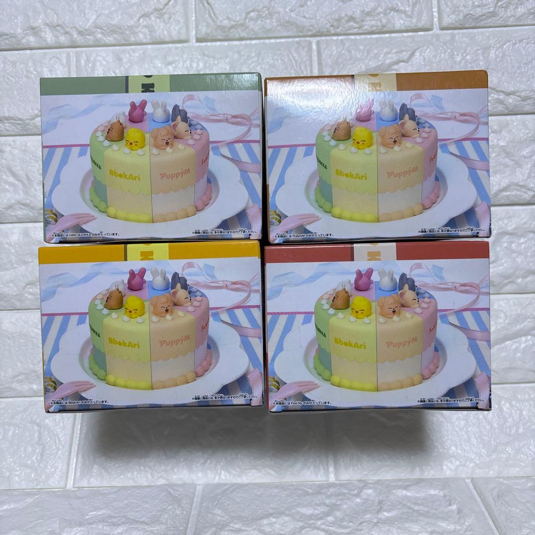 Stray Kids バースデーケーキ型フィギュアセット
