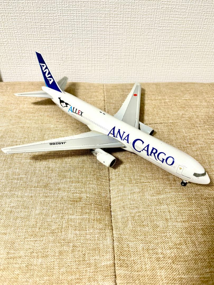 ANA ボーイング767-300BCF 1/200モデル