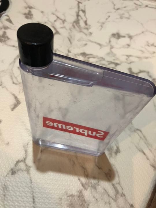 supreme 水筒　大容量〔500ml 〕ボトル　シュプリーム