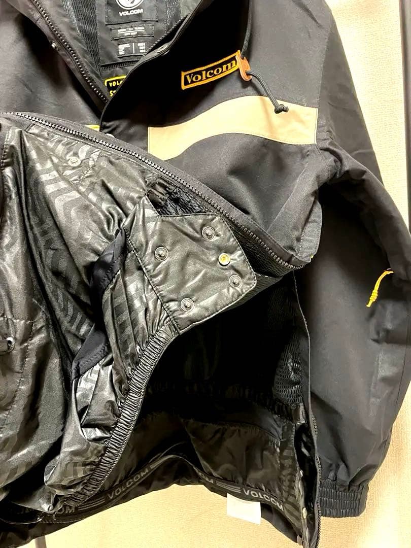 新品未使用 VOLCOM スノーボード 上下セット ボルコム アーサーロンゴ