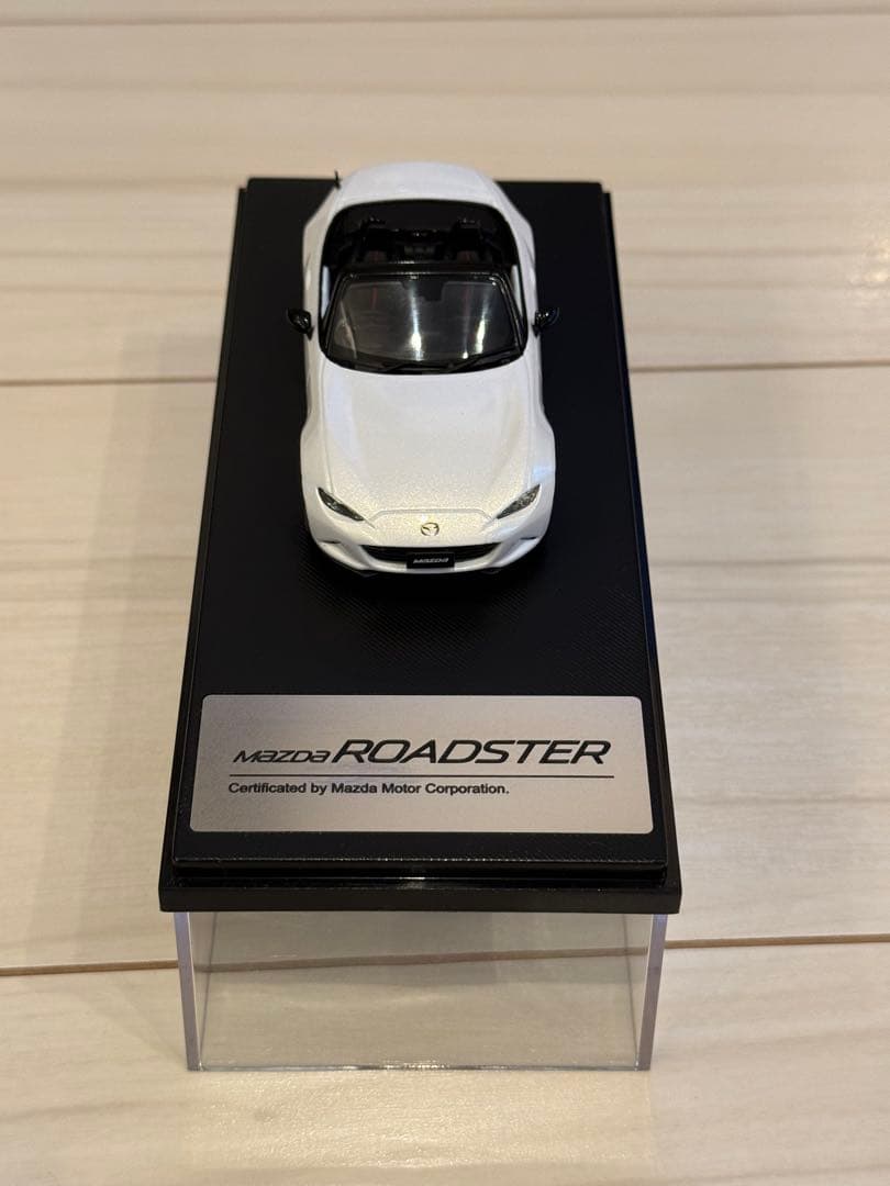 マツダ　NDロードスター 1/43ミニカー　ホワイトパールマイカ