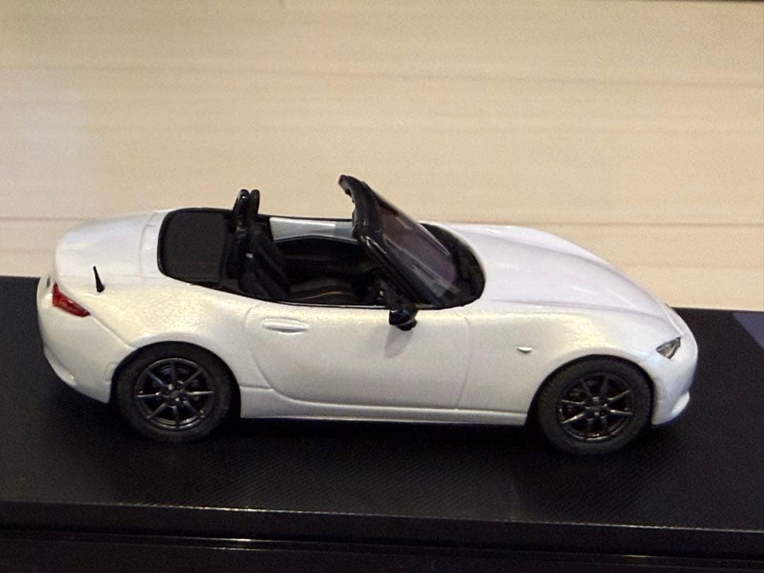 マツダ　NDロードスター 1/43ミニカー　ホワイトパールマイカ