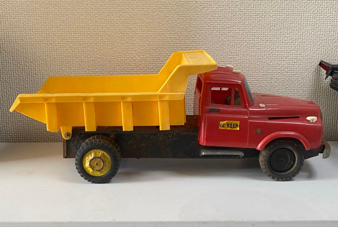 トヨタ　ボンネットトラック　日本製　ブリキ　おもちゃ　1/18スケール以上
