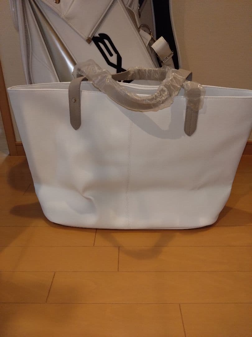 みしゃわです。レクサス　オリジナルゴルフバック9.5型とトートバッグ