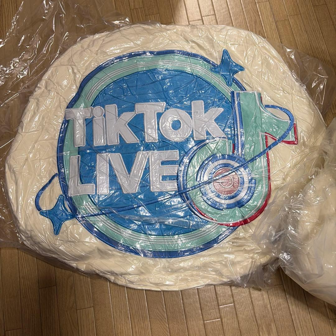TikTok LIVEクッション ２個セット　おまけキーチェーン2個付き