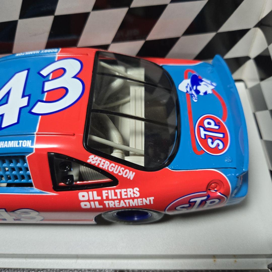 アメリカンマッスル NASCAR 1/18 Richard Petty STP