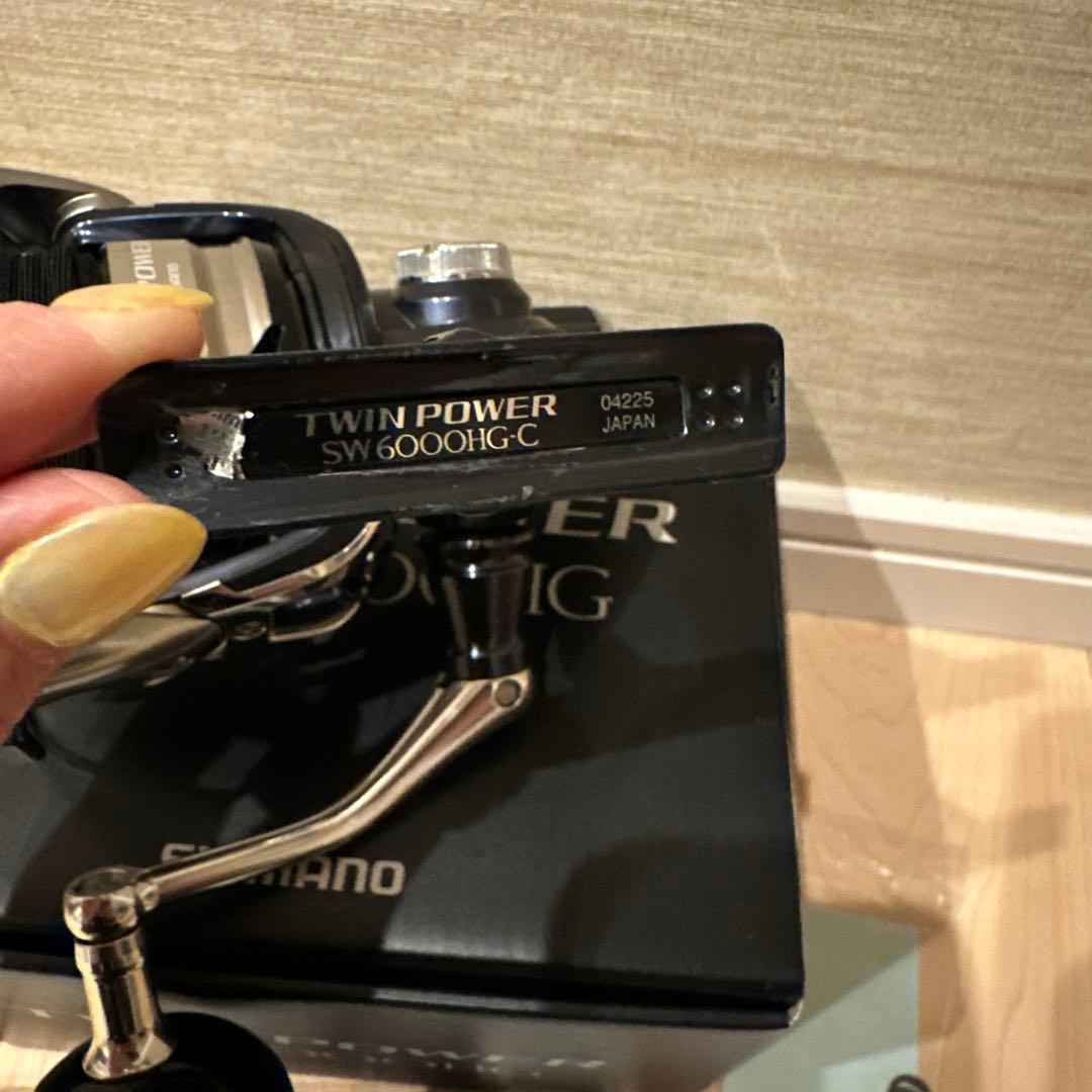 一度のみ使用 TWIN POWER SW 6000HG スピニングリール 箱付き