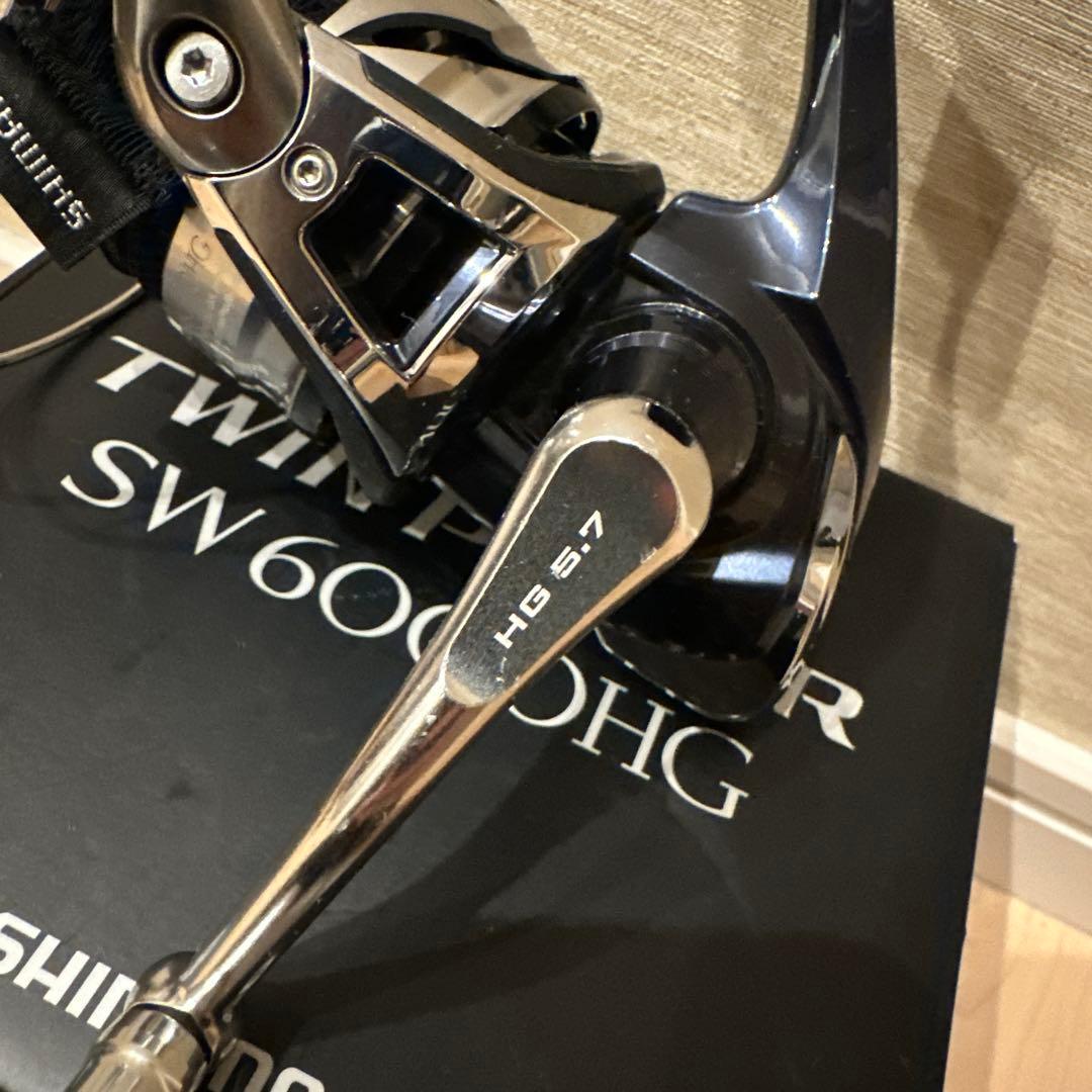 一度のみ使用 TWIN POWER SW 6000HG スピニングリール 箱付き