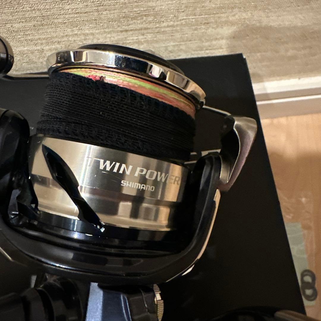 一度のみ使用 TWIN POWER SW 6000HG スピニングリール 箱付き