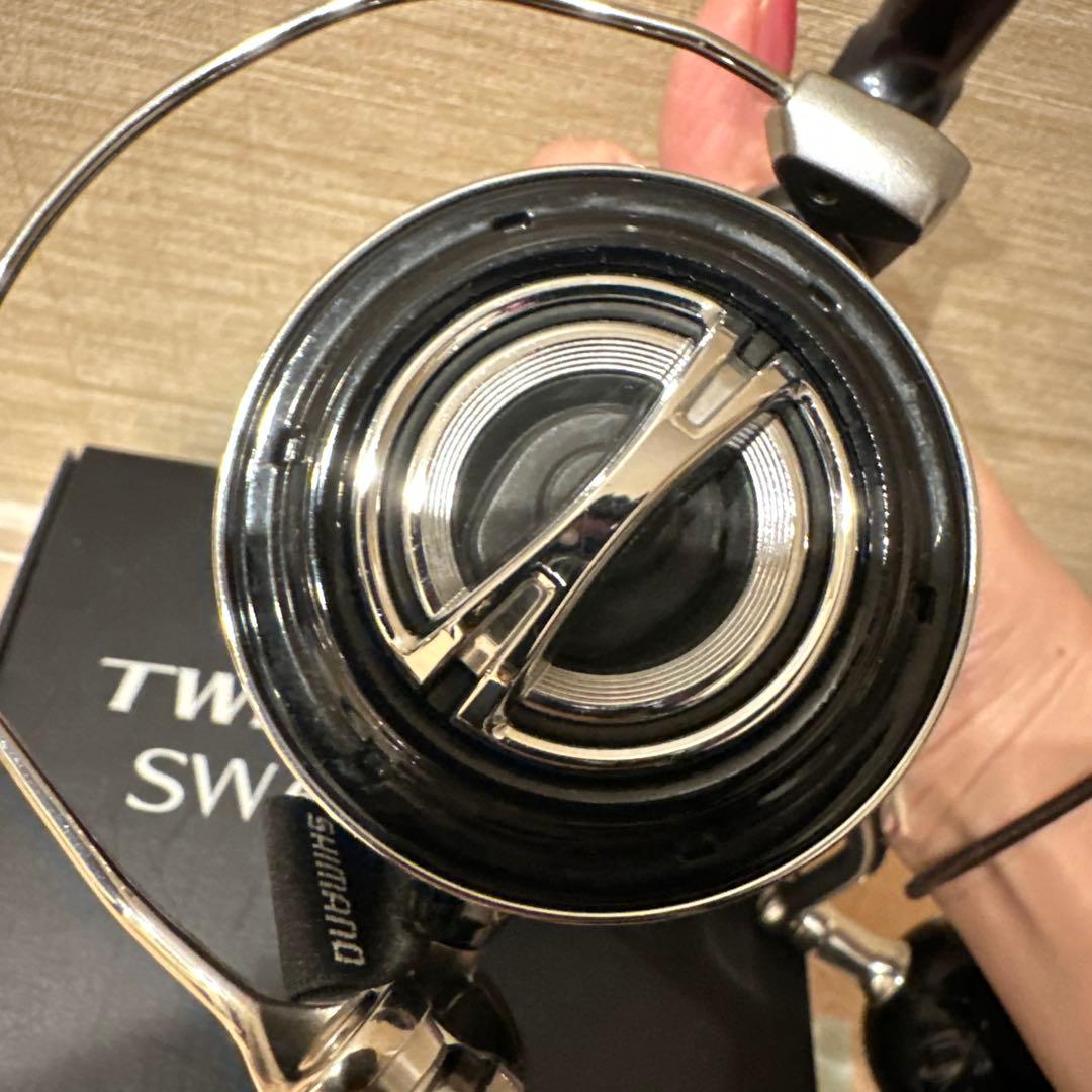 一度のみ使用 TWIN POWER SW 6000HG スピニングリール 箱付き