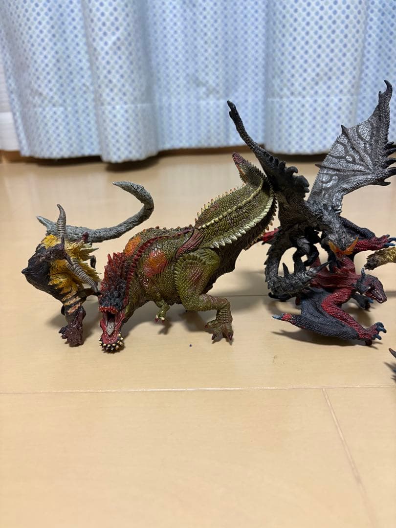 モンスターハンターフィギュア　スタンダードモデルプラス7体　ミニフィギュア11体
