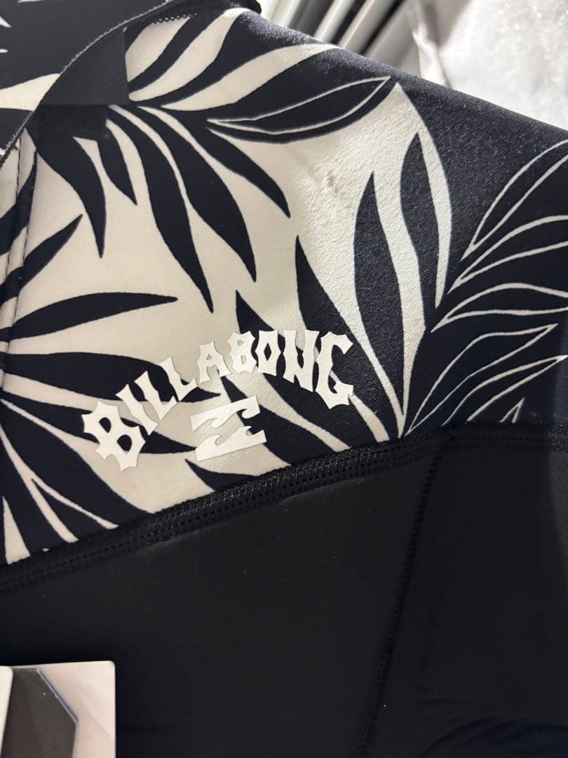【新品未使用美品】BILLABONG ウェットスーツ Mサイズ
