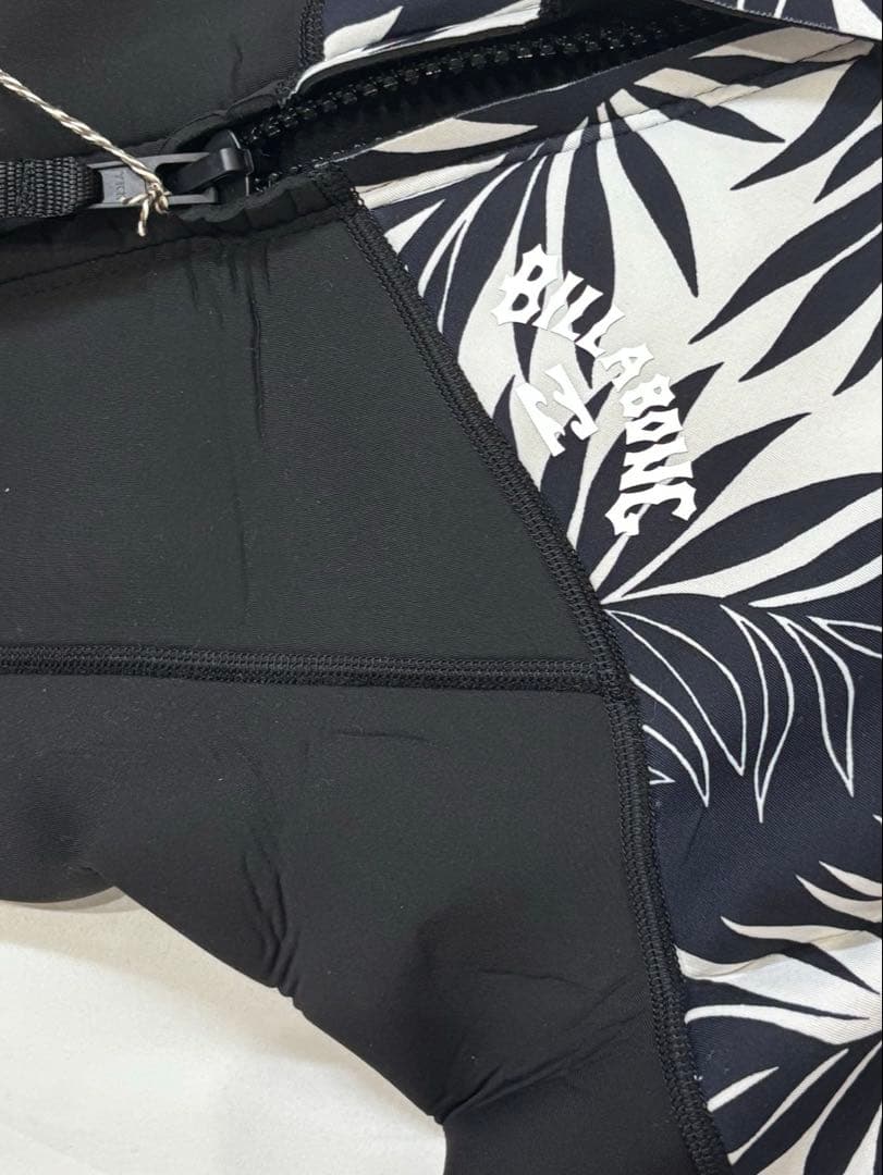 【新品未使用美品】BILLABONG ウェットスーツ Mサイズ