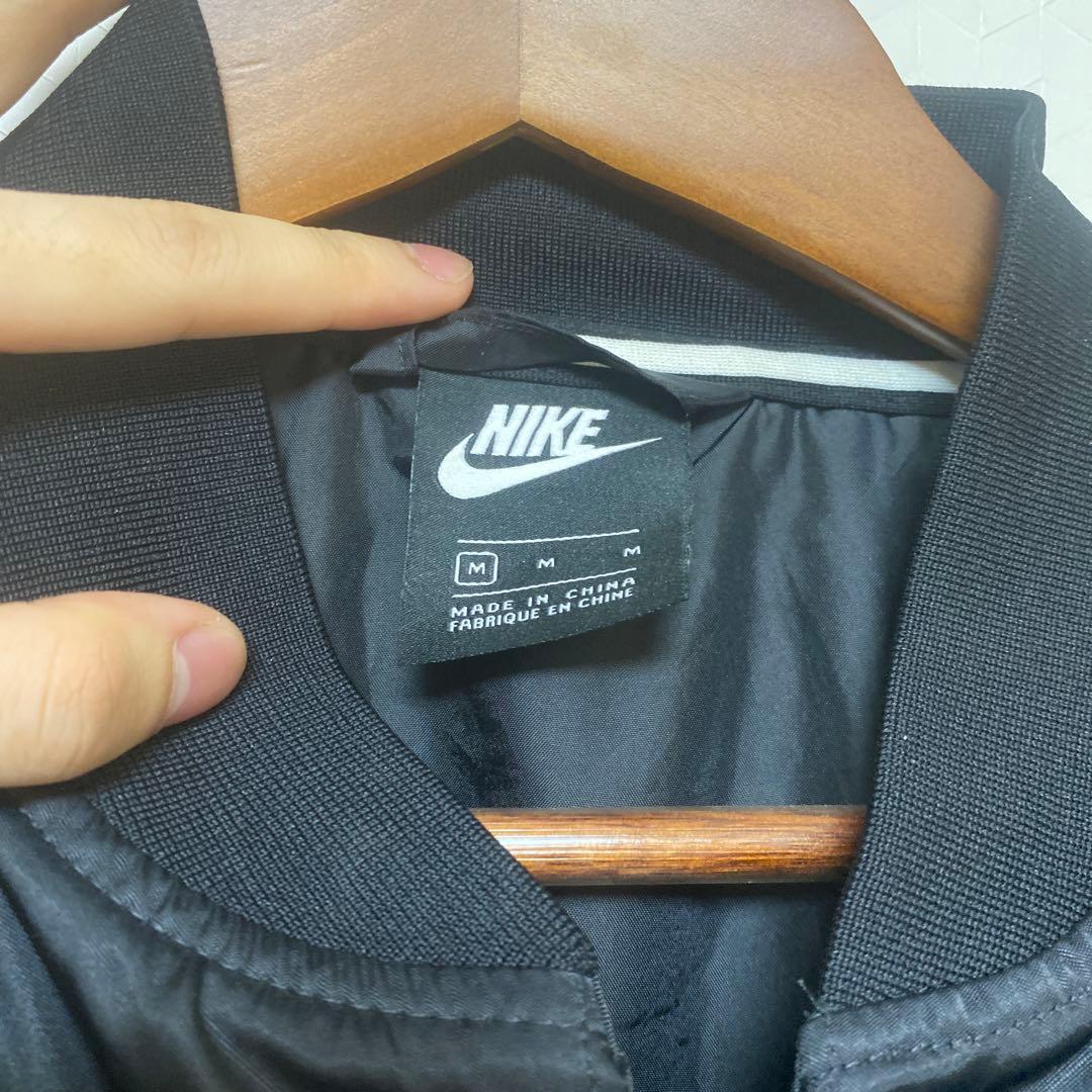 Nike ブラック ジャケット エアロゴ付き