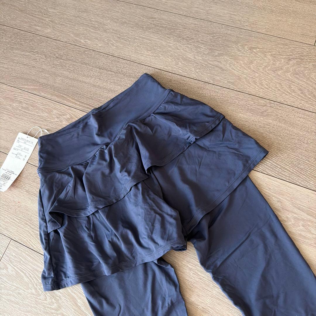 新品タグ付き　チャコット　後ろティアード　ショートパンツ付きレギンス　M