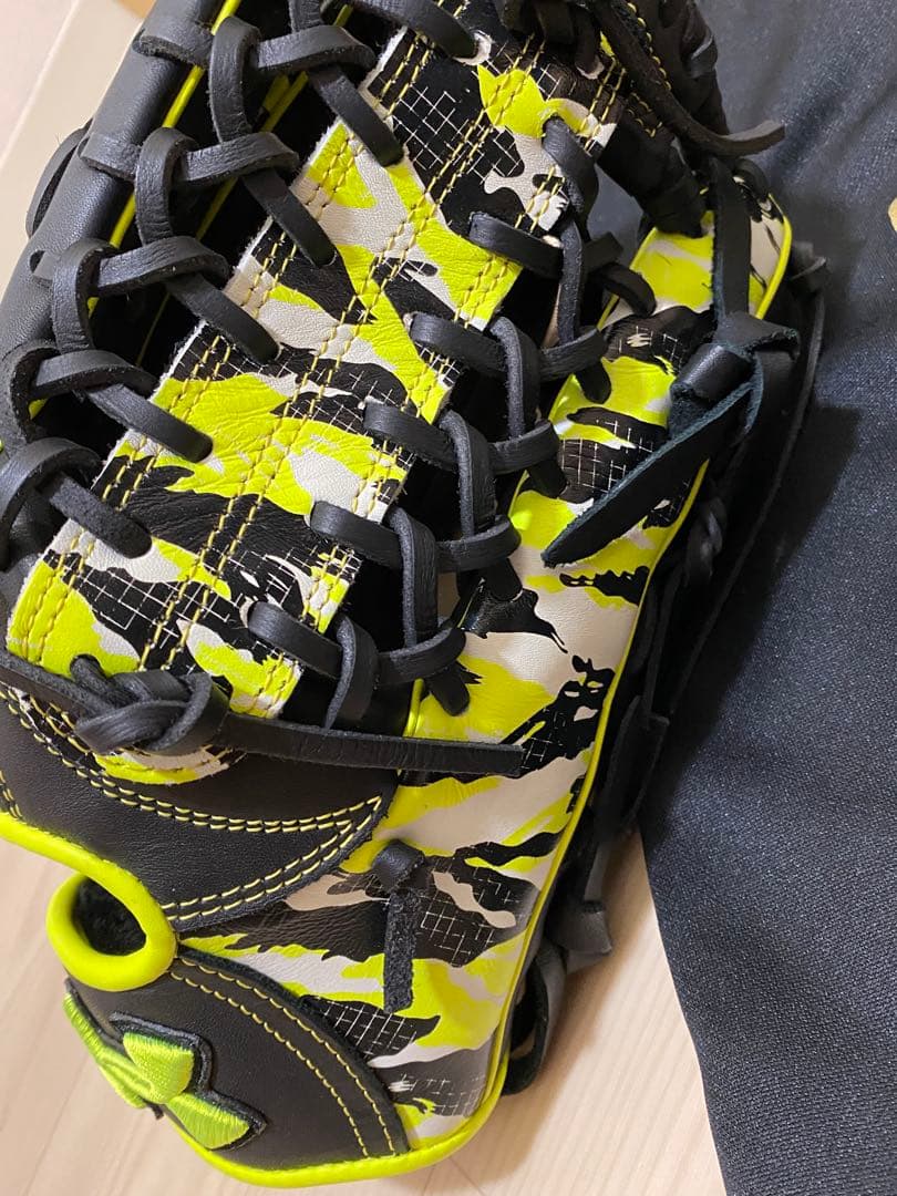 【早い者勝ち】アンダーアーマー CAMO 軟式外野用 限定モデル