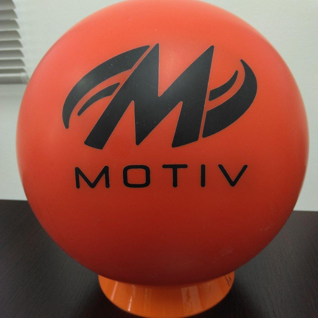 MOTIV REVOLT ボウリングボール オレンジ