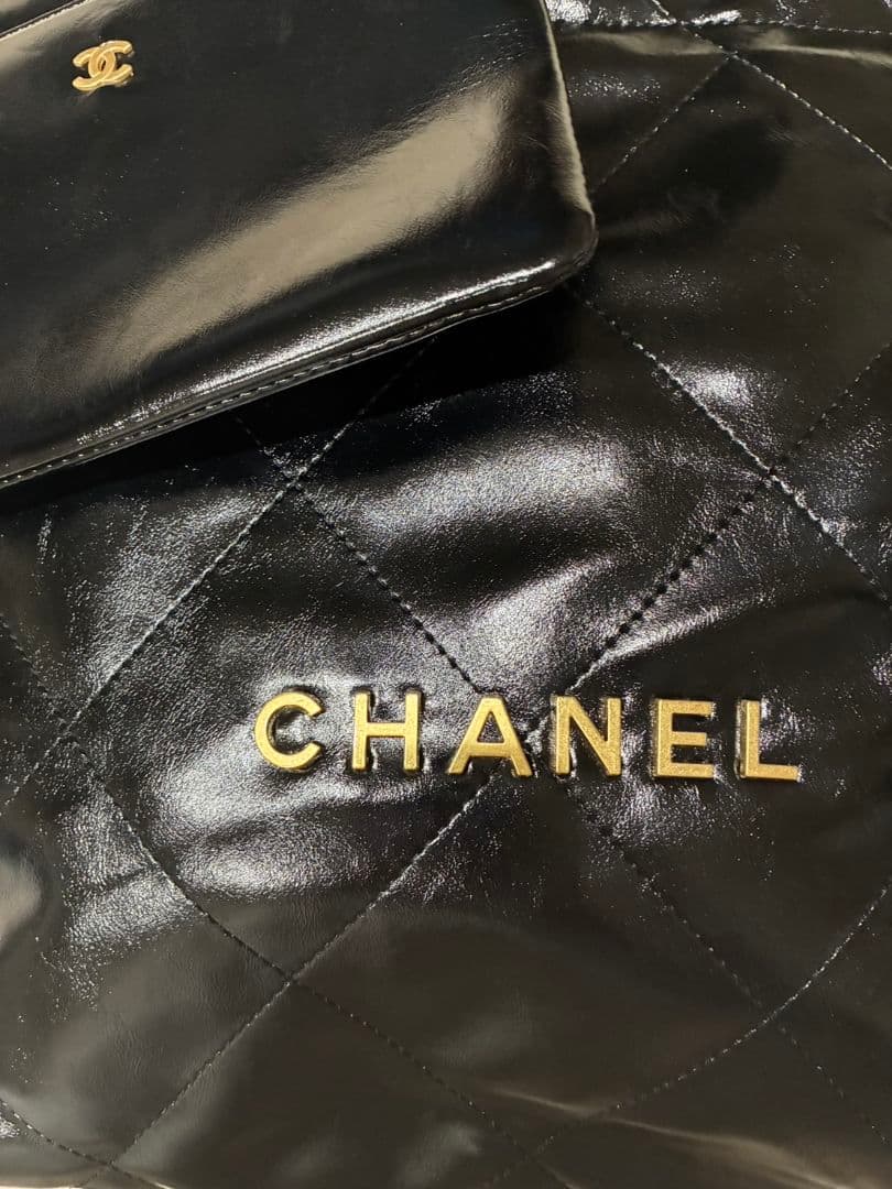 CHANELシャネル22　ノベルティ ブラックキルティングバッグ