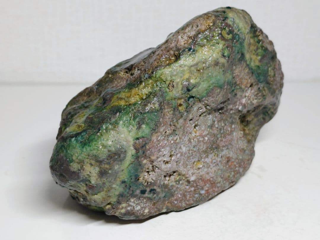 孔雀石 1.8kg 紋石 原石 鑑賞石 自然石 誕生石 鉱物 鉱石 水石