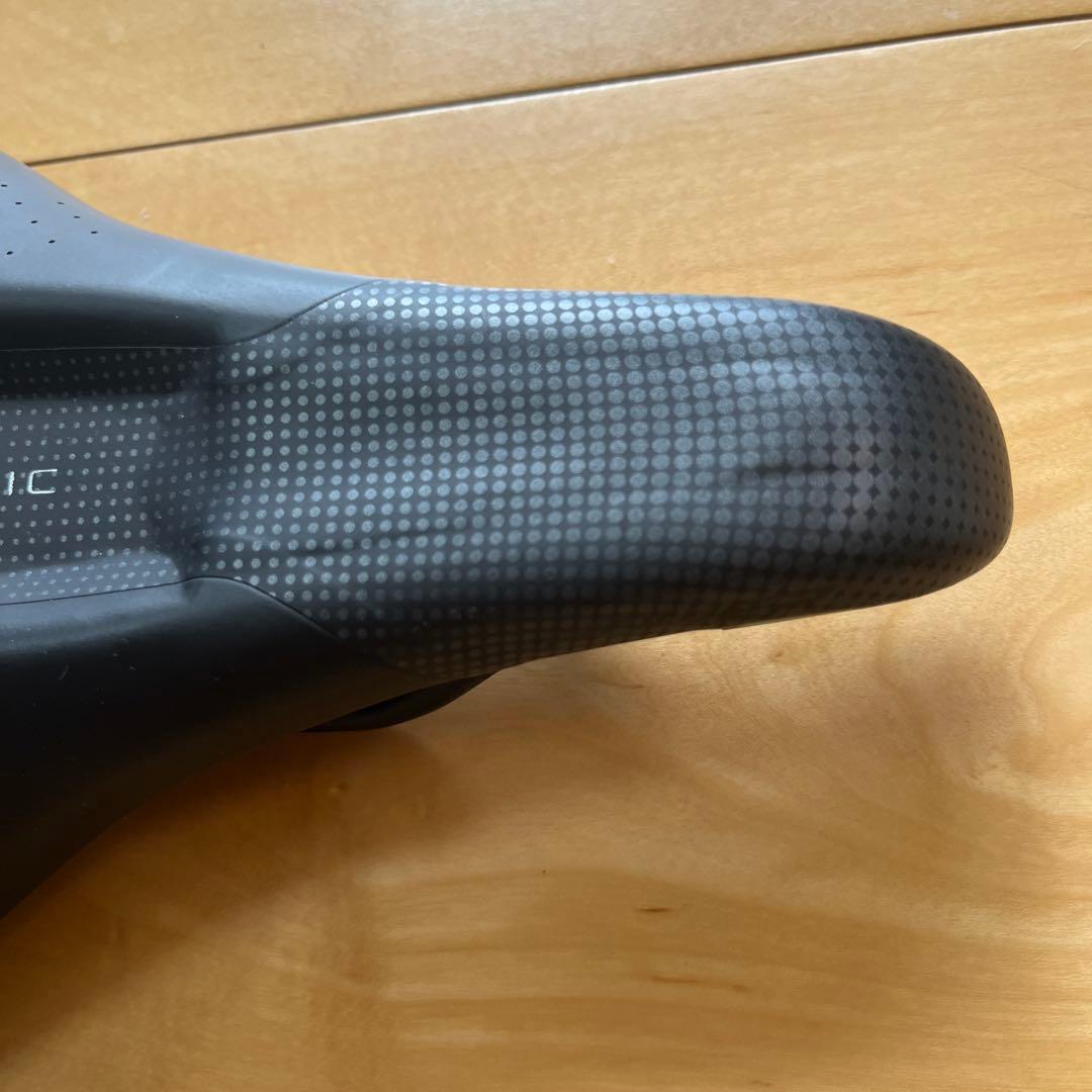 Specialized Mimic サドル ブラック　143mm