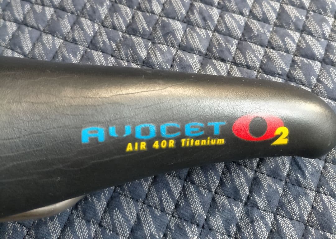 【90s☆ビンテージ】AVOCET チタンレール サドル O²