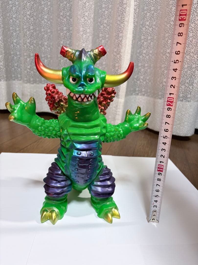 怪獣　ソフビ　グリーン