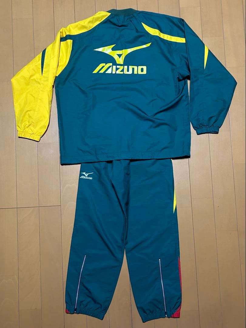 静岡学園　ピステ上下