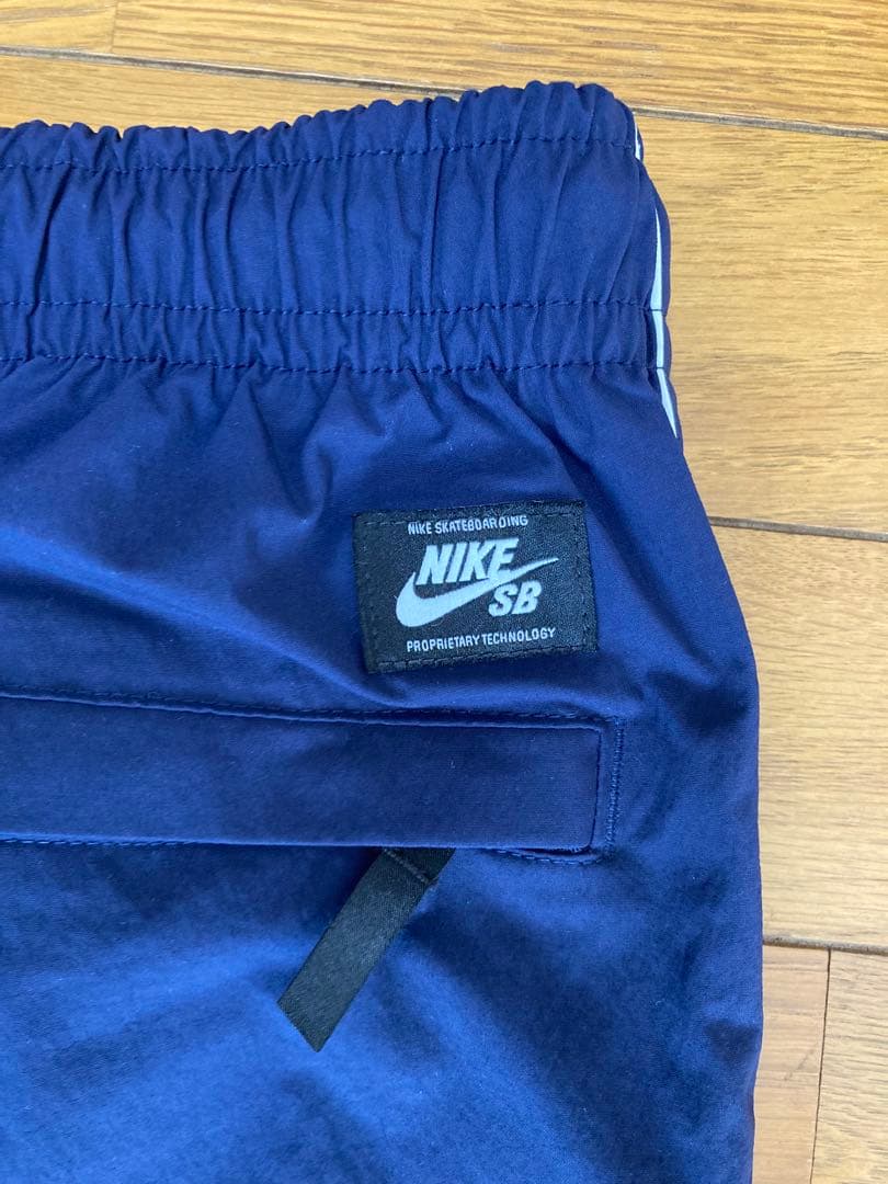 NIKE SB トラックパンツ ナイロンパンツ ネイビー　L