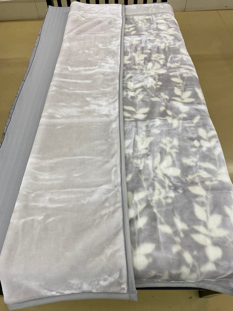 西川ボリュームなめらか合わせ毛布・ふっくら・洗濯機OK・シングル１４０×２００㎝