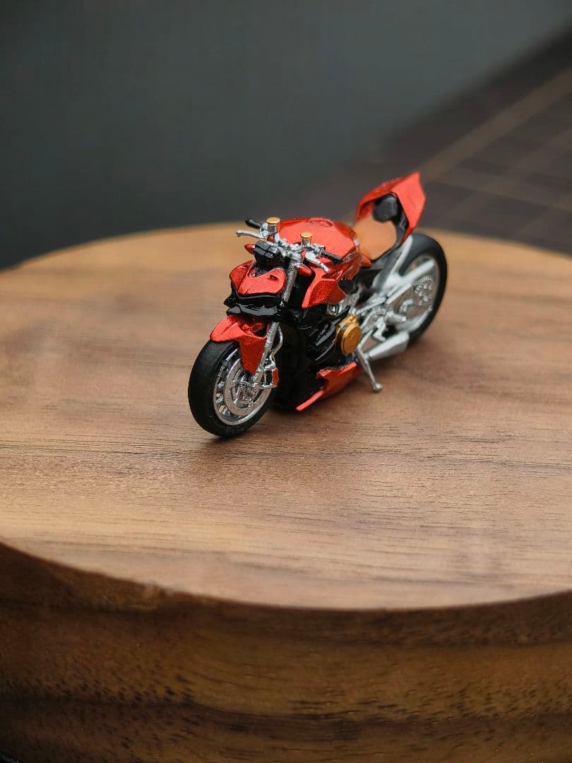 1/64 Ducati Streetfighter V4S 超精密造形 バイク