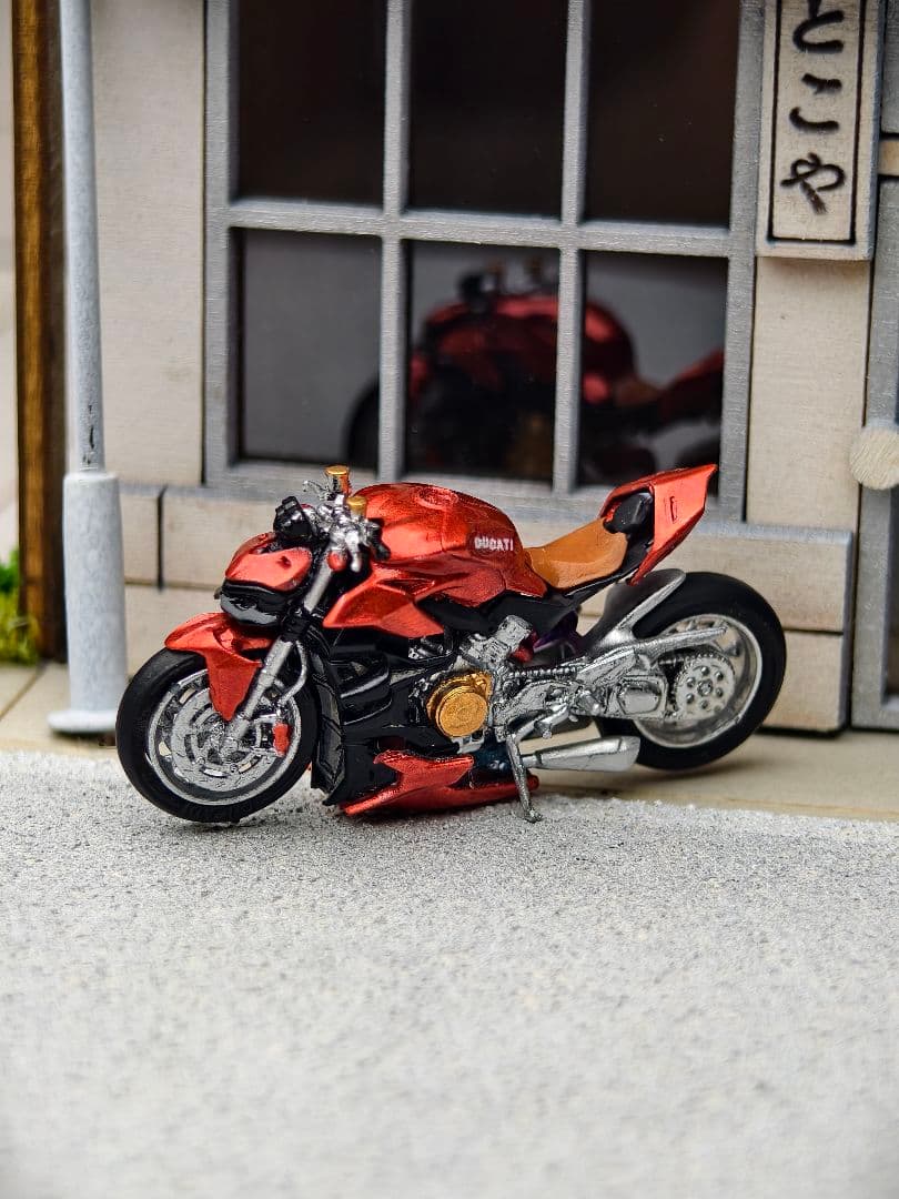 1/64 Ducati Streetfighter V4S 超精密造形 バイク