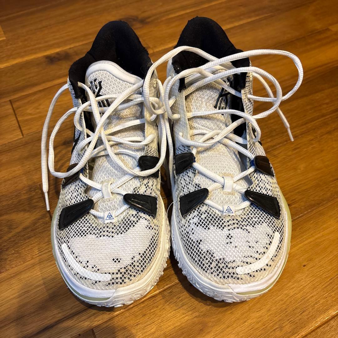 NIKE カイリー７　26cm