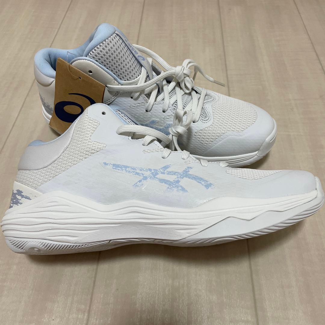 ASICS INNOVATEFLY ホワイト/ライトブルー バスケシューズ