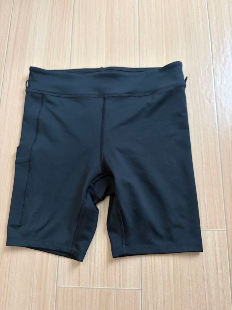 陸上用パンツ on performance hybrid short xs