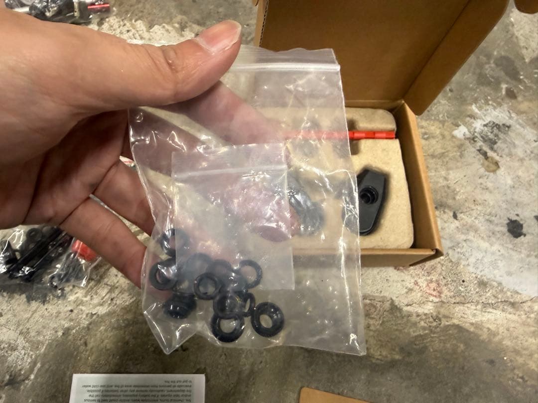 パーツ QUARQ TYREWIZ 2.0 AIR PRESSURE SENSOR
