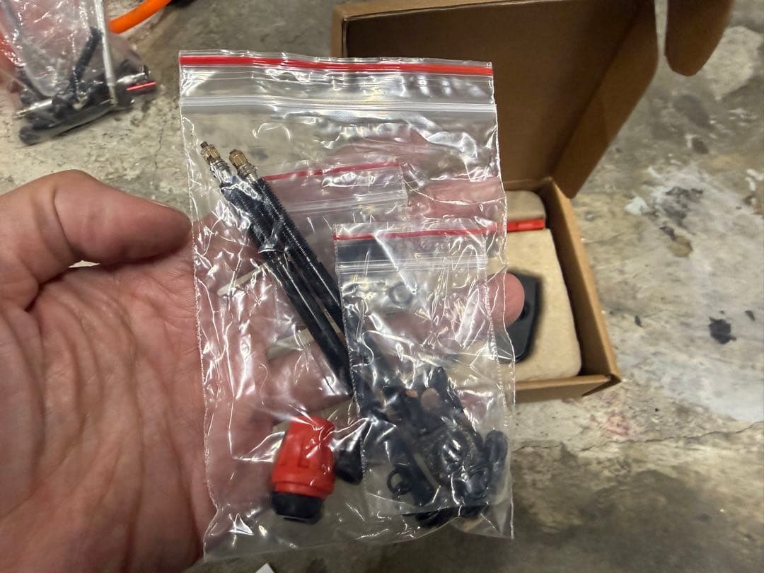 パーツ QUARQ TYREWIZ 2.0 AIR PRESSURE SENSOR