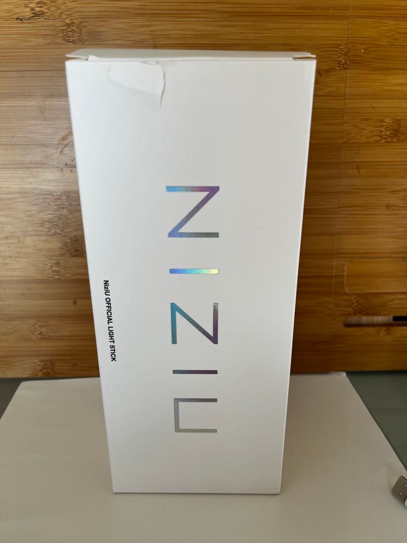 NiziU 公式ペンライト 美品 1回使用 京セラドーム購入 点灯確認済 即発送