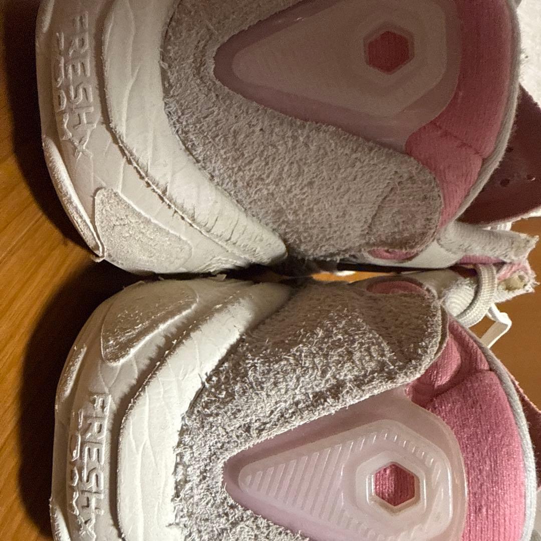 New Balance FF 688 ホワイト/ピンク