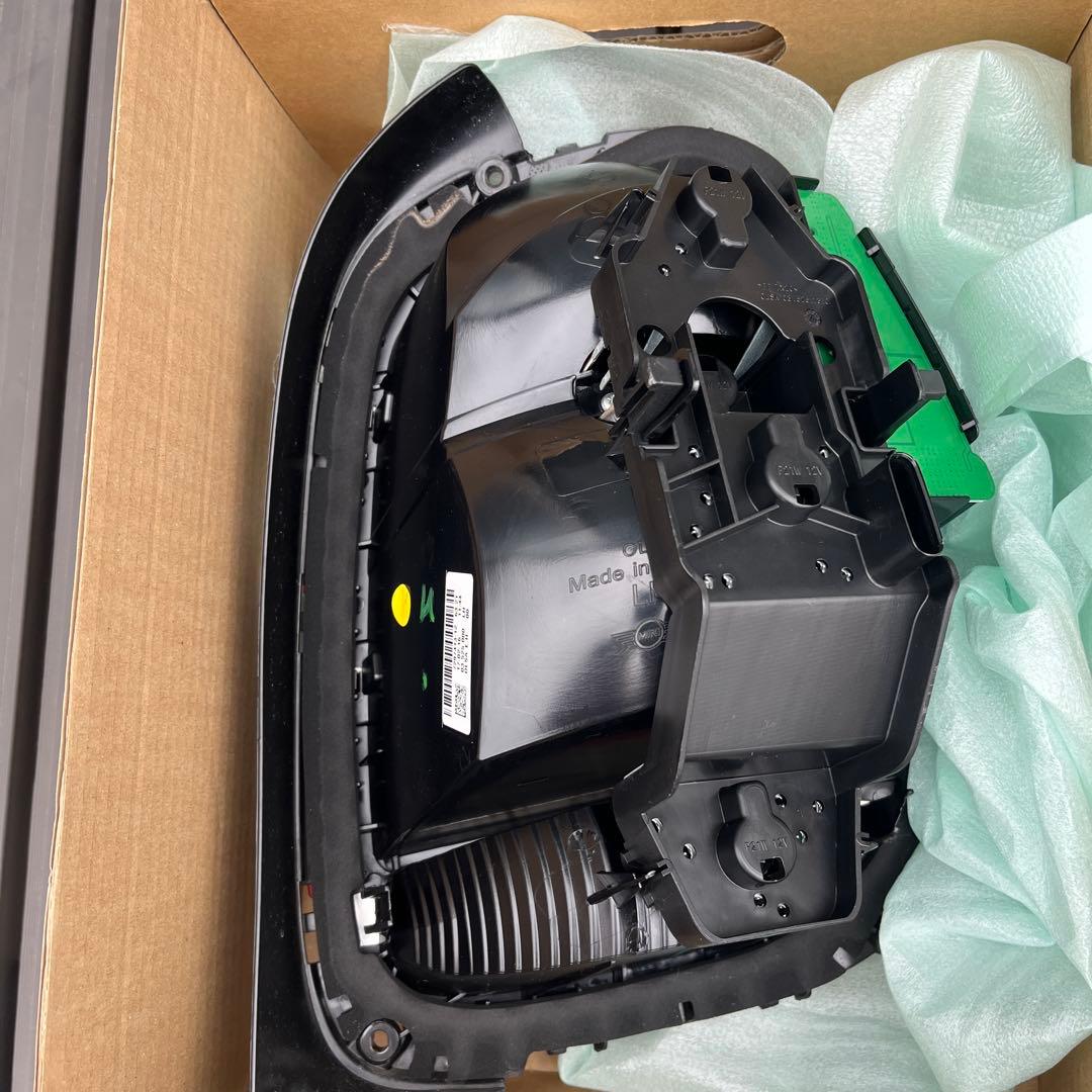 美品　bmwMINIクーパー f56 jcw前期ledテールランプ