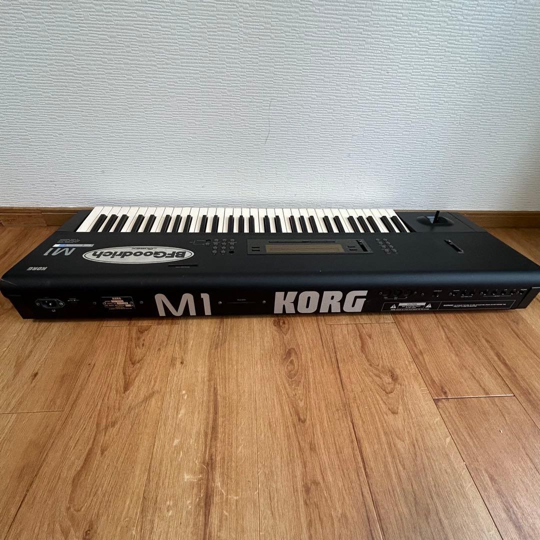 KORG M1 シンセサイザー