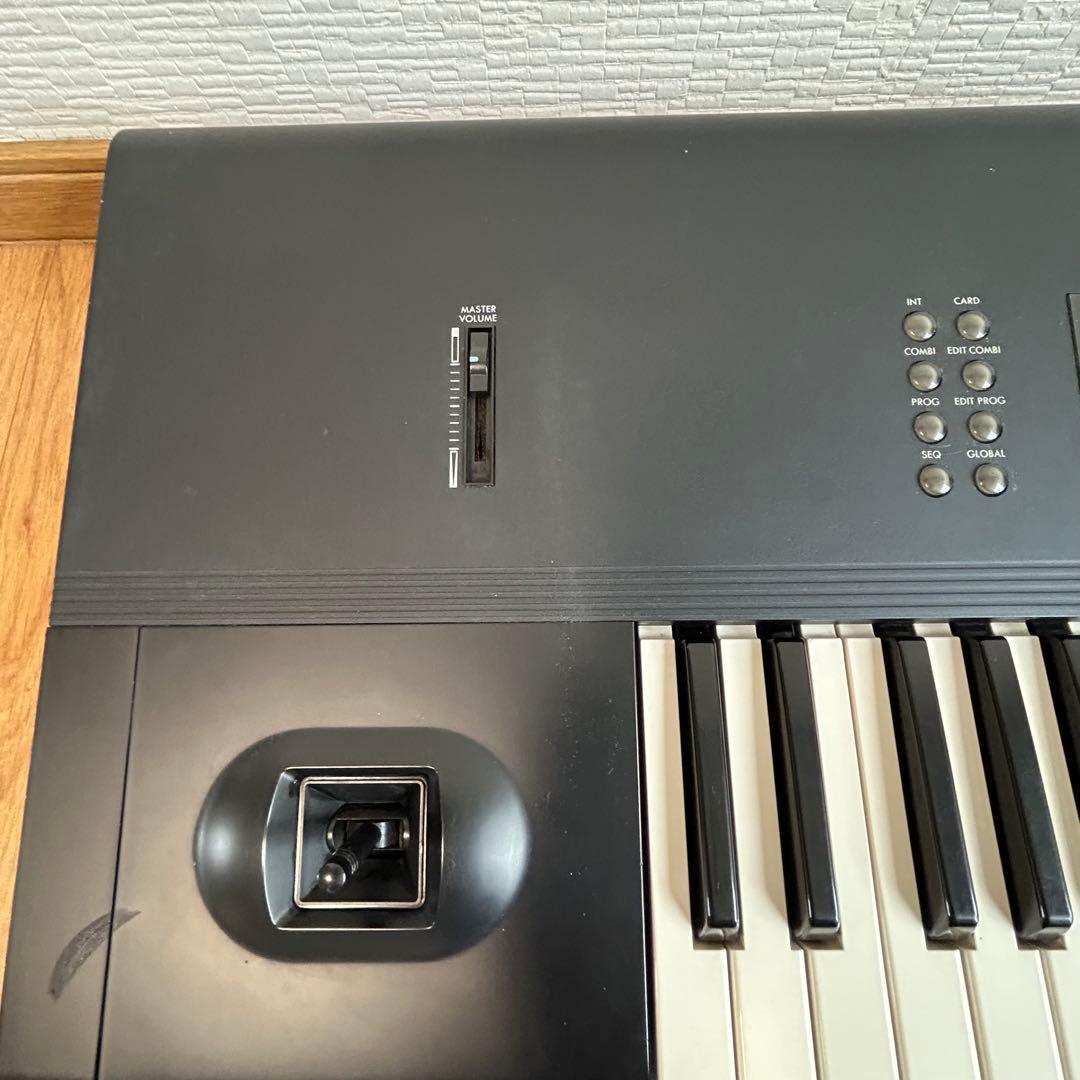 KORG M1 シンセサイザー