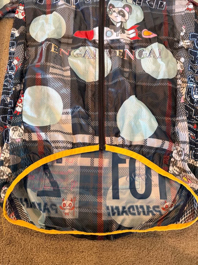 パンダーニウィンドブレーカー薄手　超美品