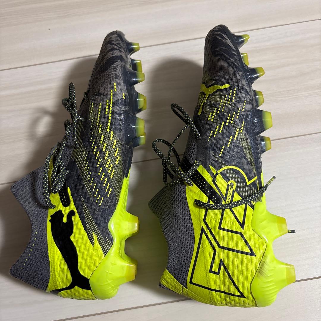 最終値下げ！Puma サッカーシューズ グレー/イエロー