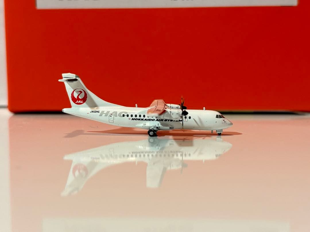 航空機・ヘリコプター HAC ATR-42-600 JA12HC 1/400