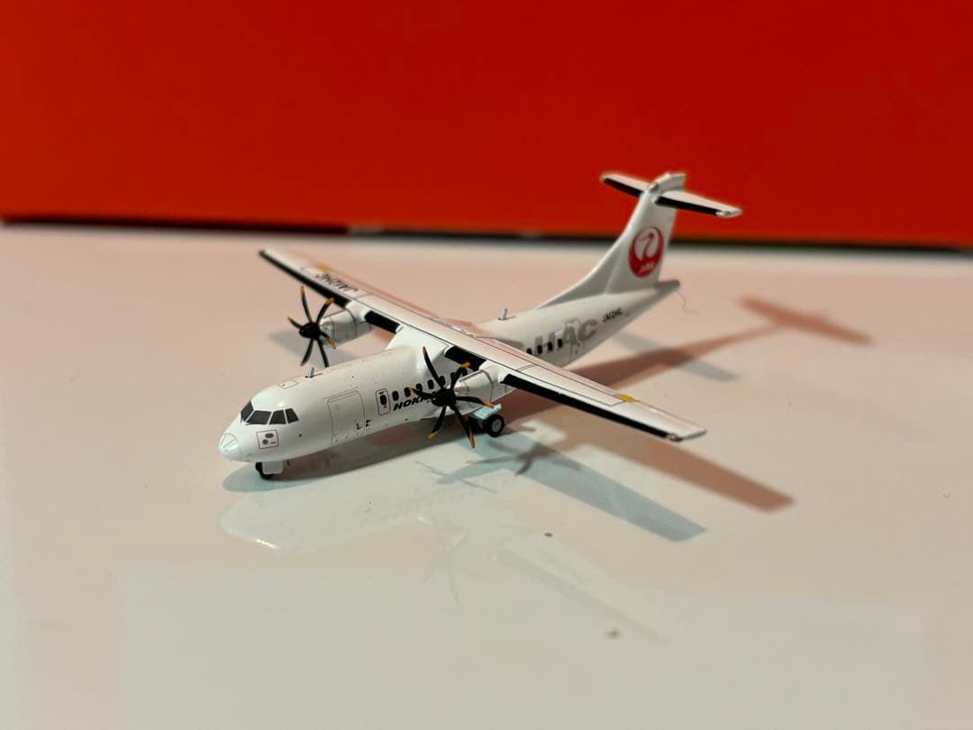 航空機・ヘリコプター HAC ATR-42-600 JA12HC 1/400