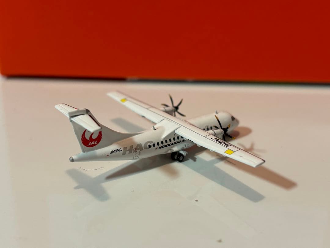 航空機・ヘリコプター HAC ATR-42-600 JA12HC 1/400