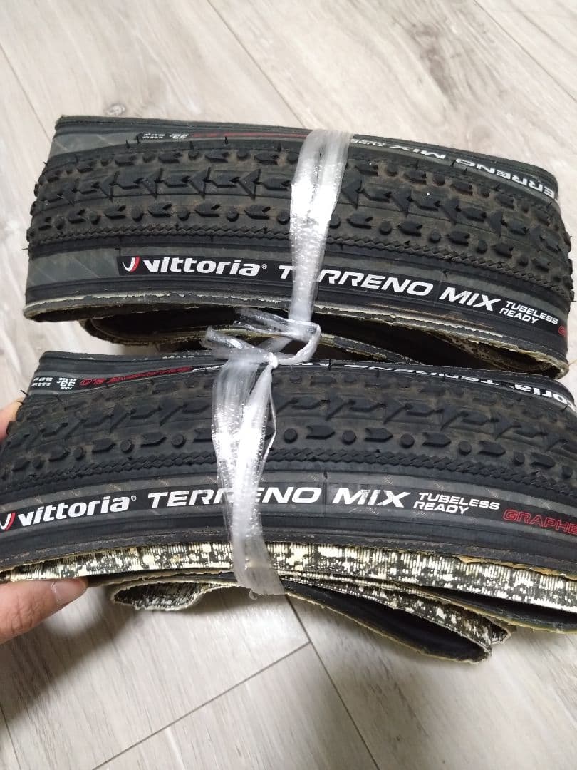 2本セット33C　Vittoria TERRENO MIXシクロチューブレス